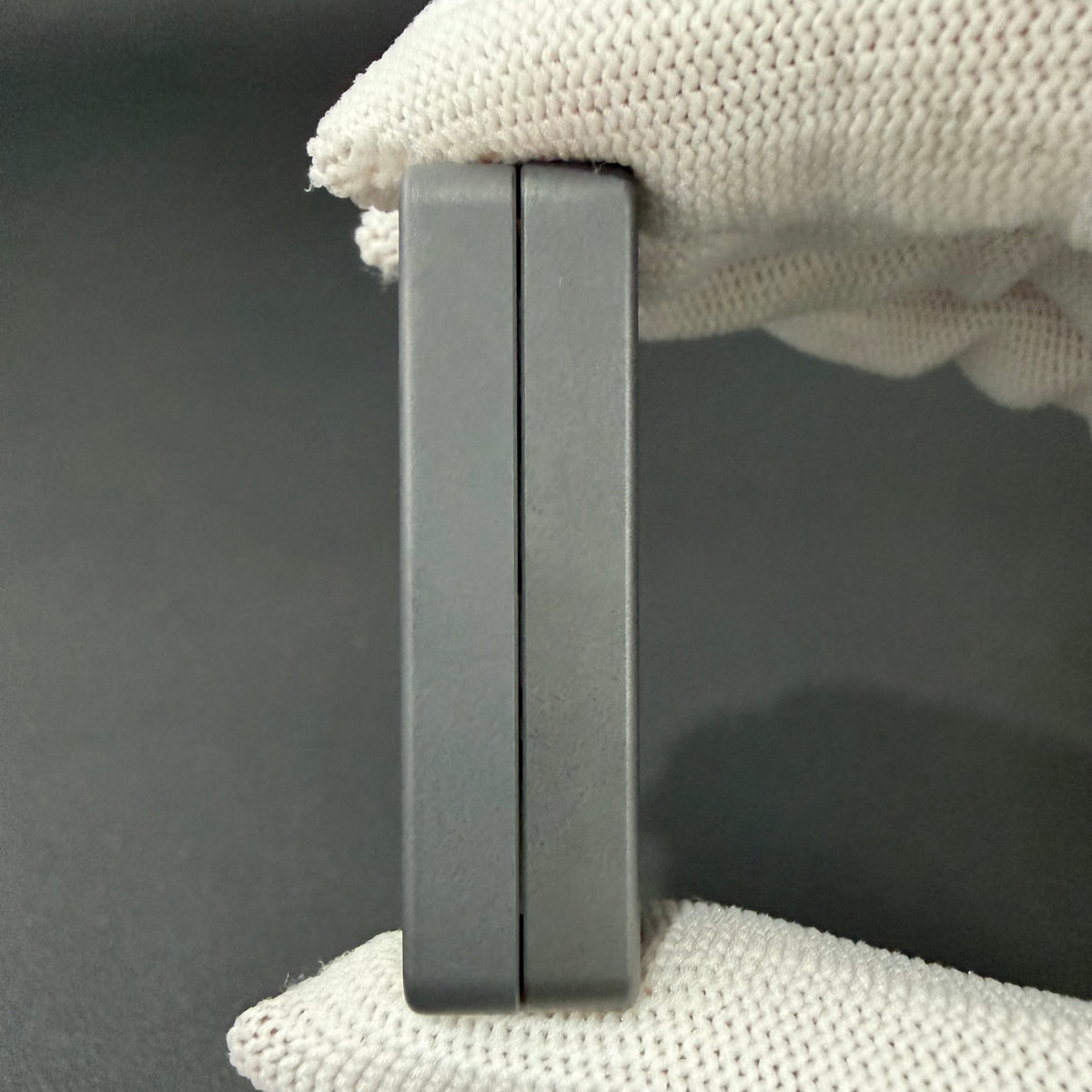 Mute Zirconium
