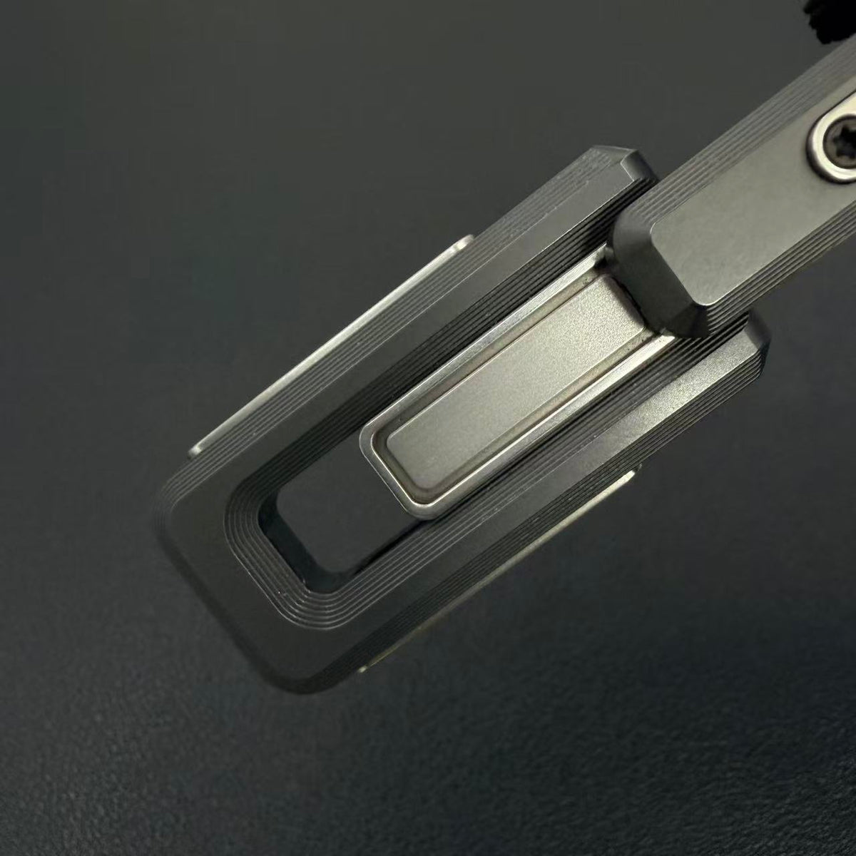 X Lock Zirconium