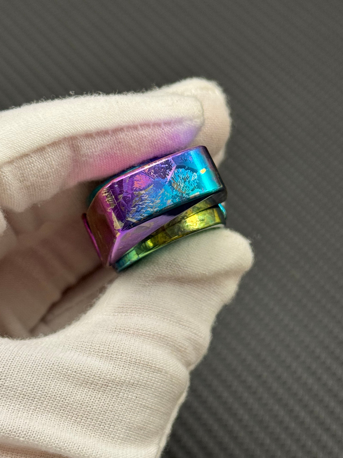 Spinner Crystallized Titanium