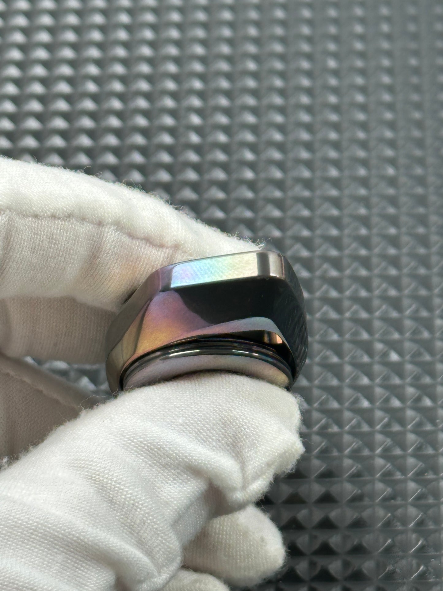 Mirror Eye Zirconium