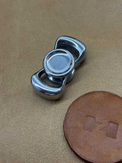 Two-Leaf Horizon Stainless Steel