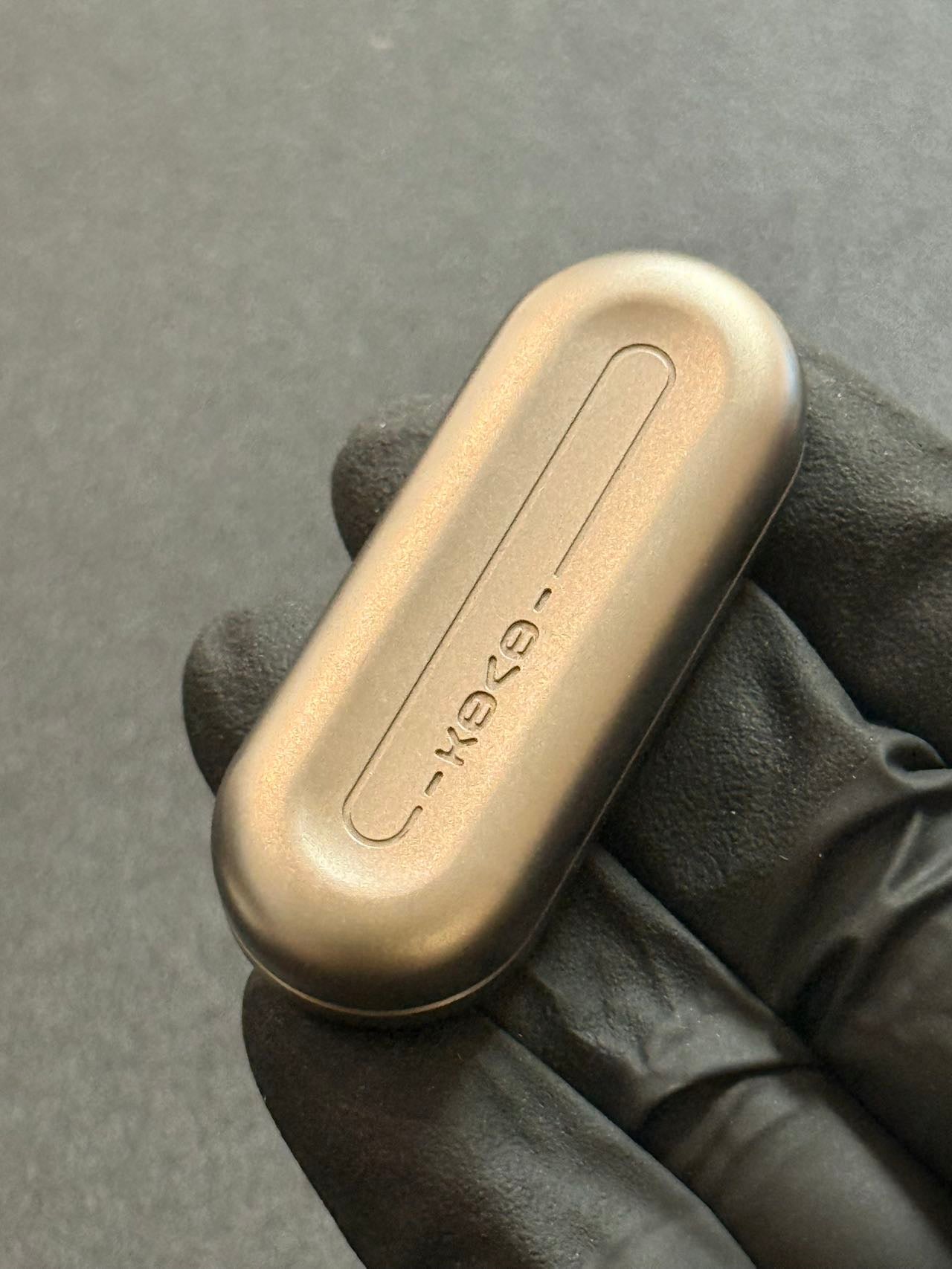 Floating Cloud Titanium