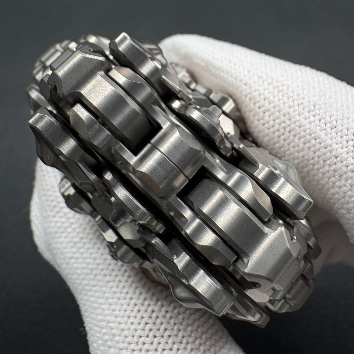 SEQUENCE EDC Dijiang Shell Opening Titanium