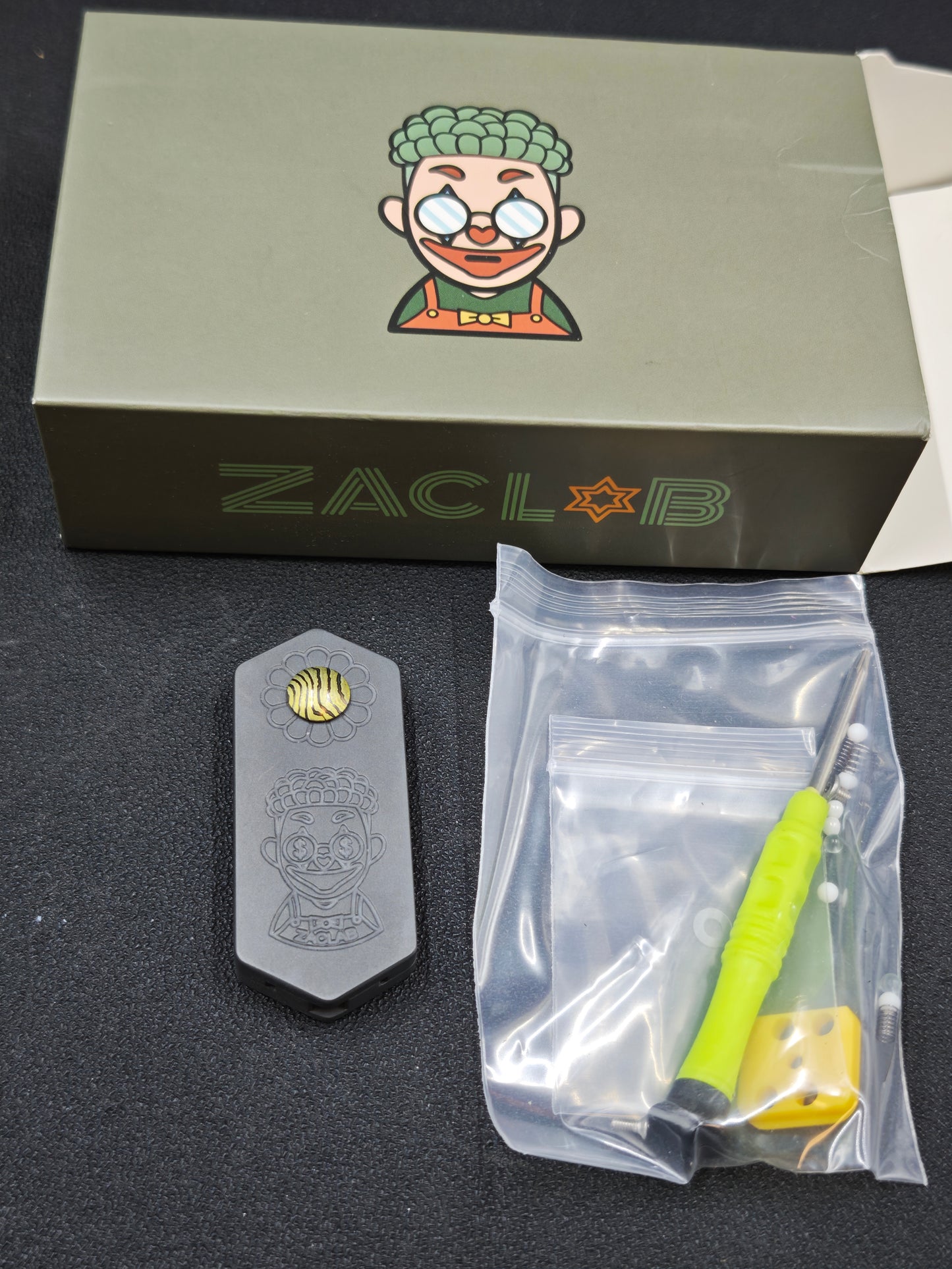 Plane Zircuti Zirconium