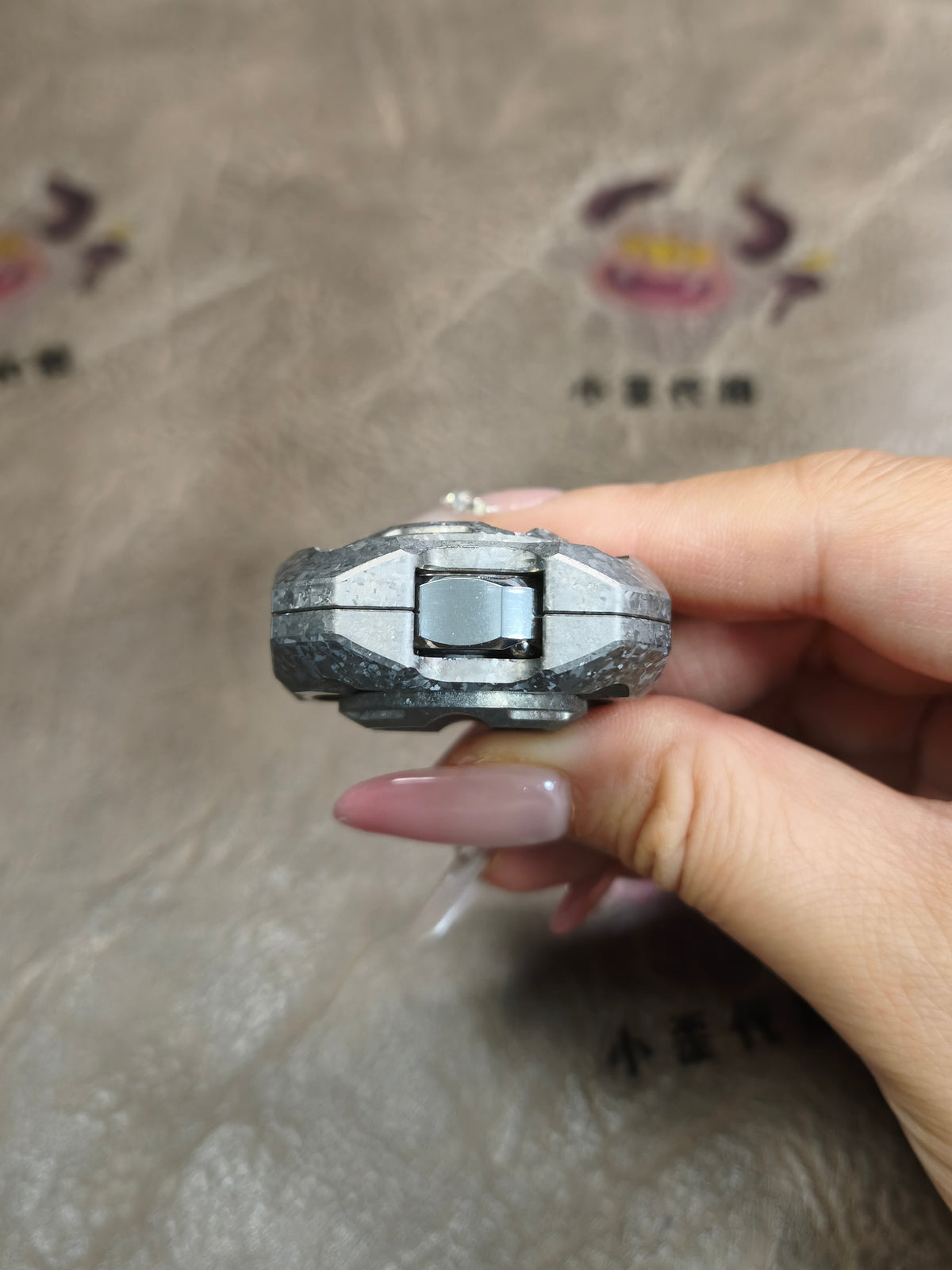 Spinner Crystallized Titanium