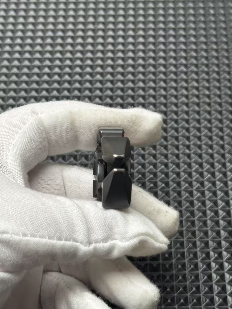 Scorpio Bearing Cap Zirconium