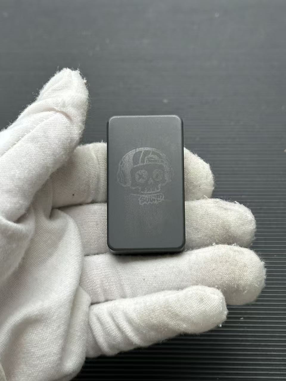 Mute Zirconium