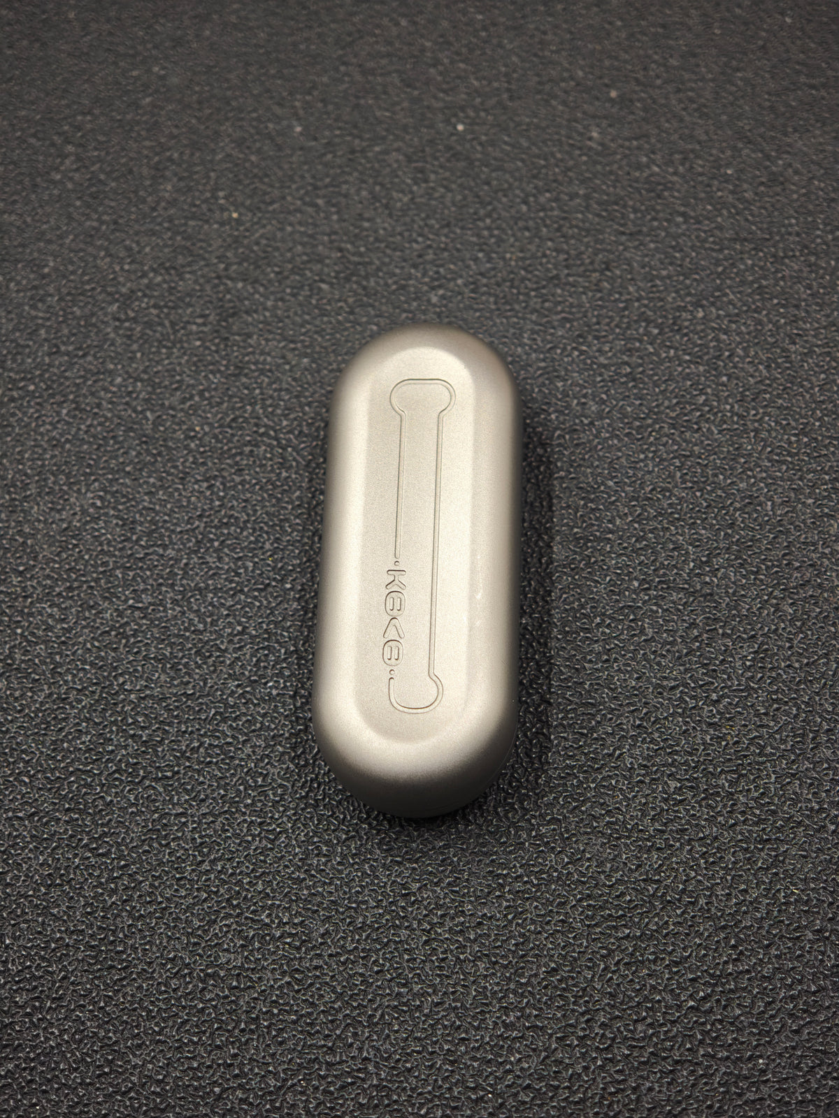 Floating Cloud Titanium