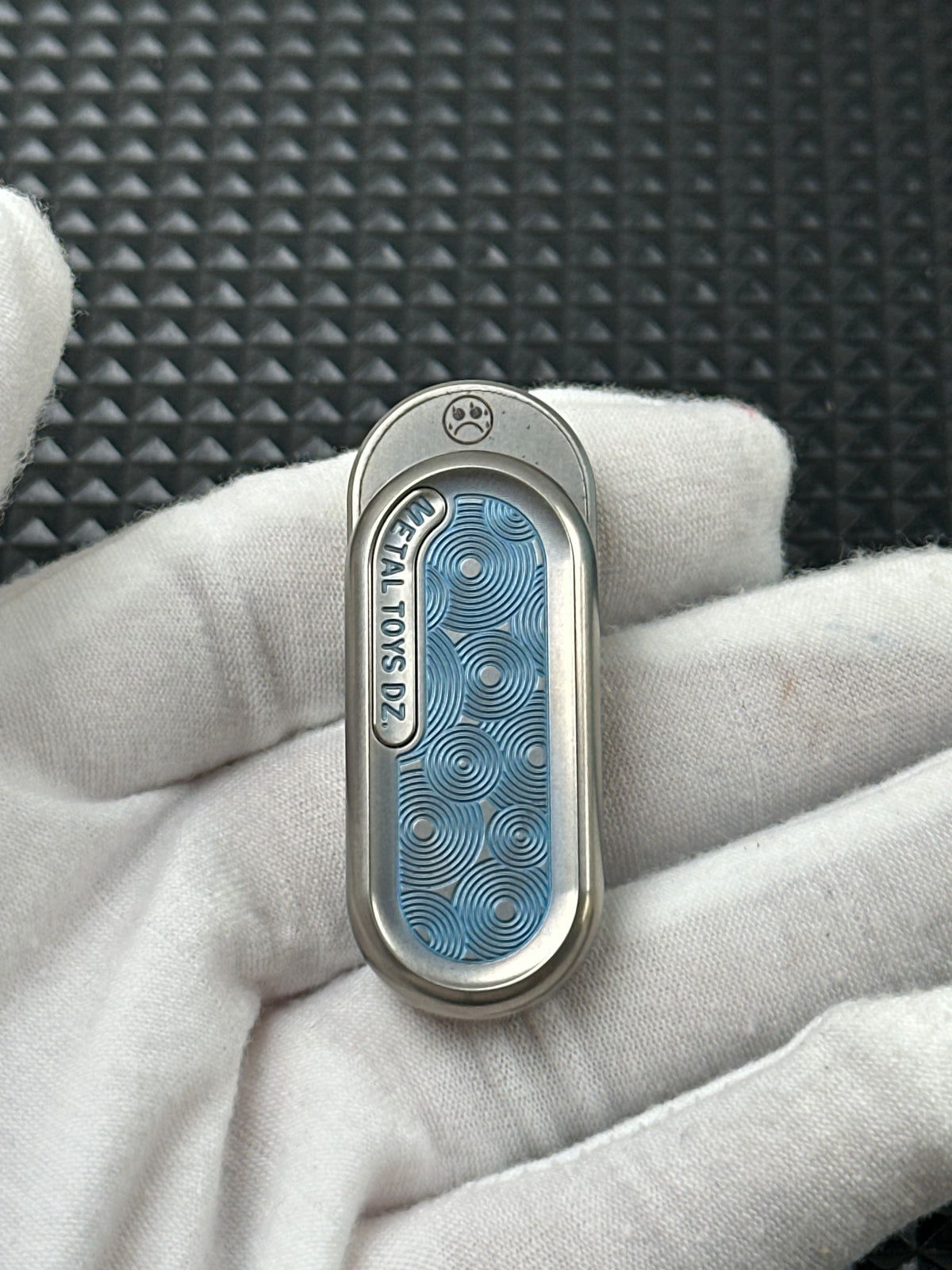 Top B Titanium