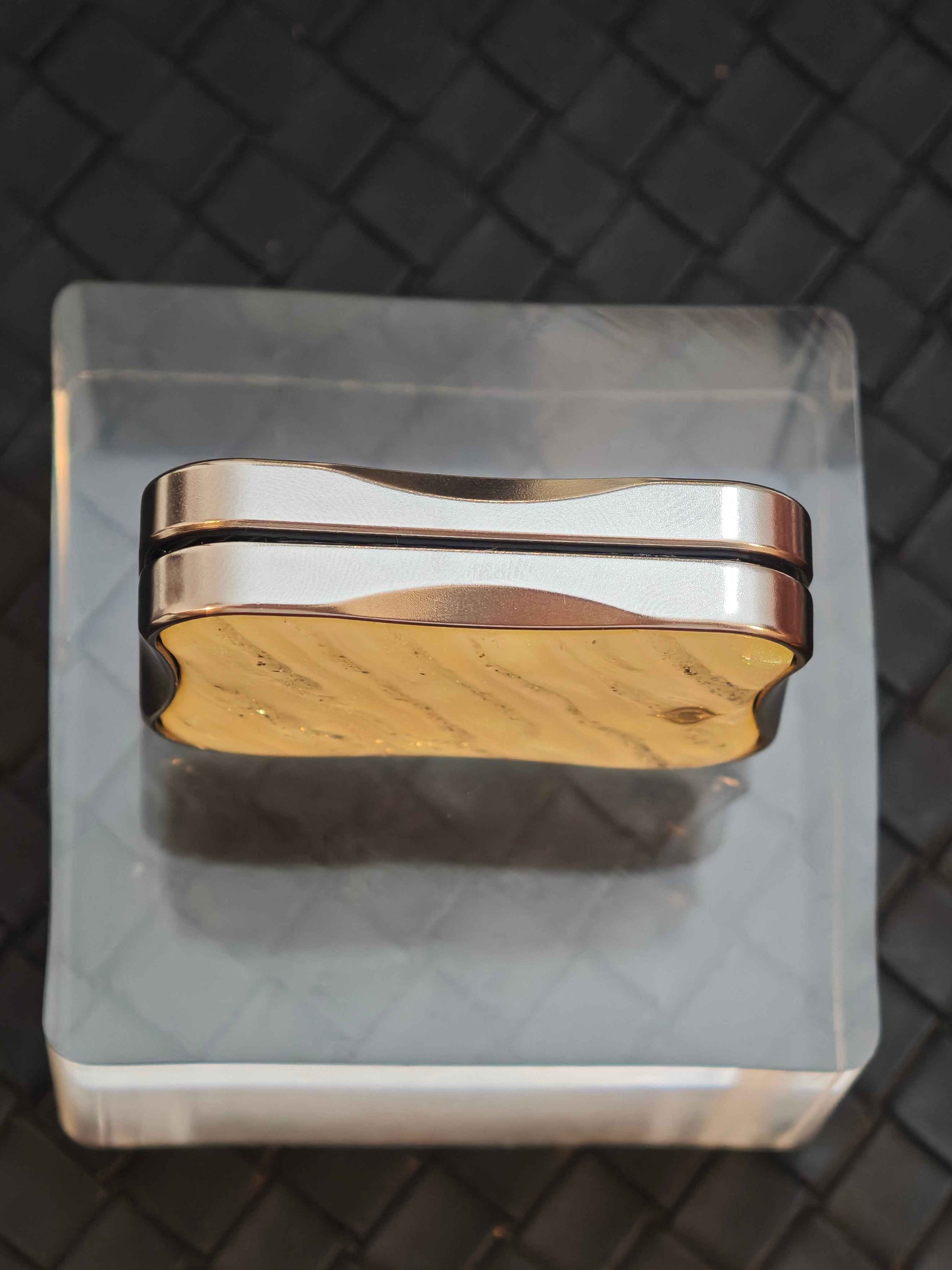 Peacock Aura Sand Stainless Steel