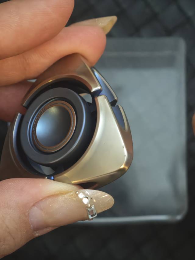 BIT 04 Titanium
