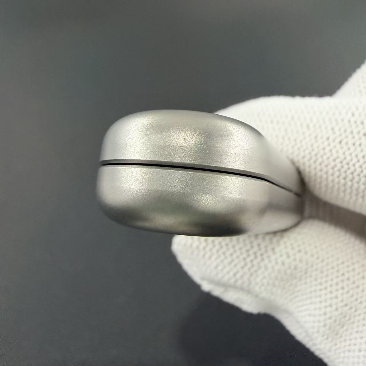 Floating Cloud Titanium