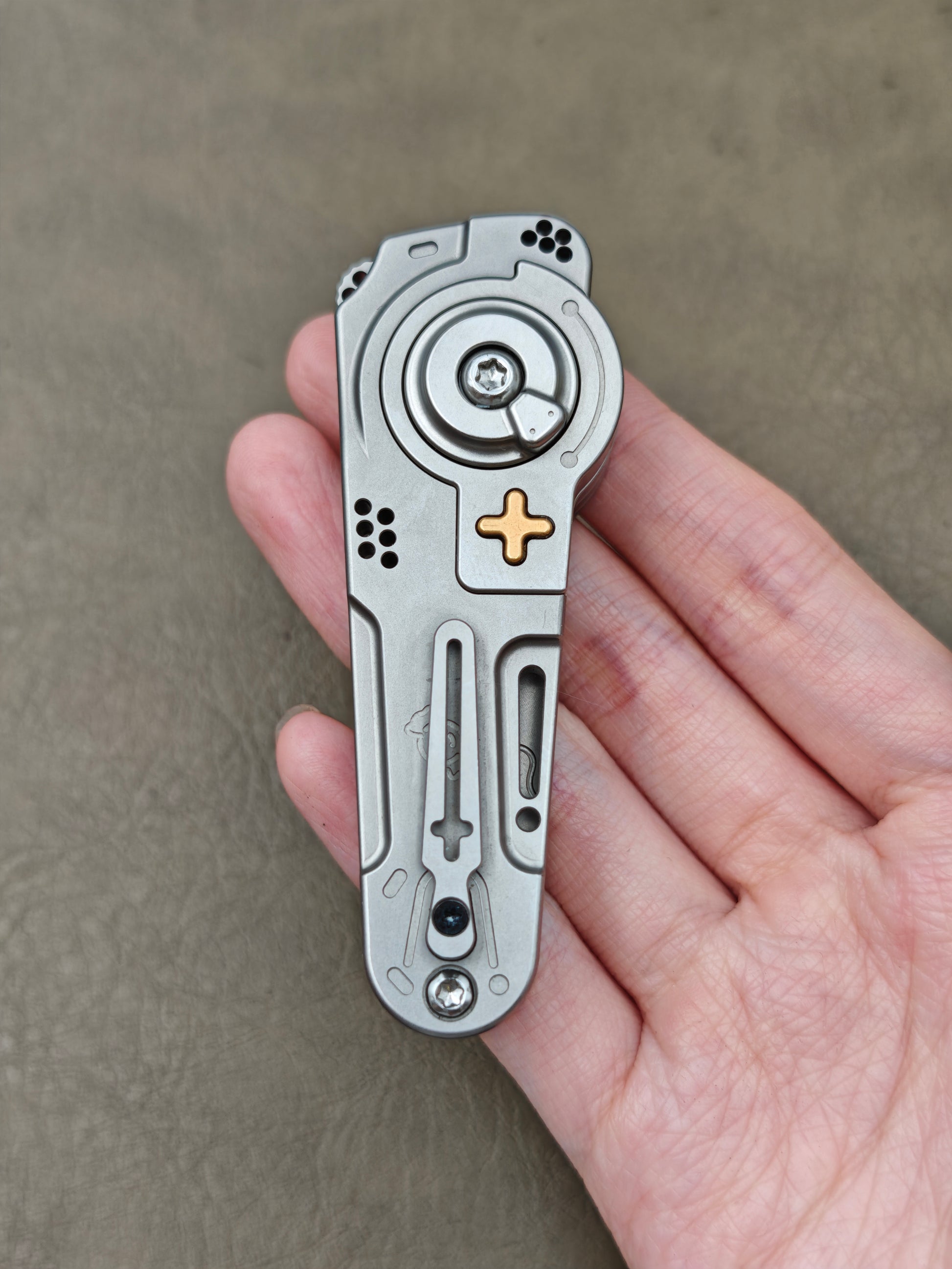 Dimension Slash Pry Bar Titanium