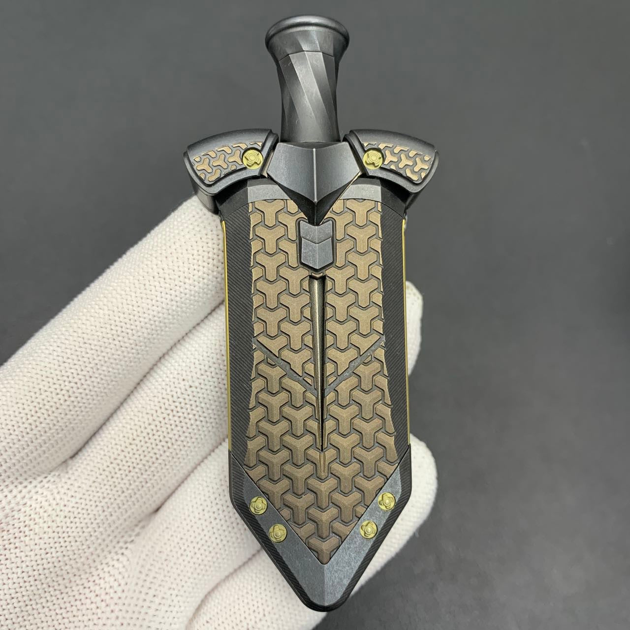 Pangolin General Lake Sword