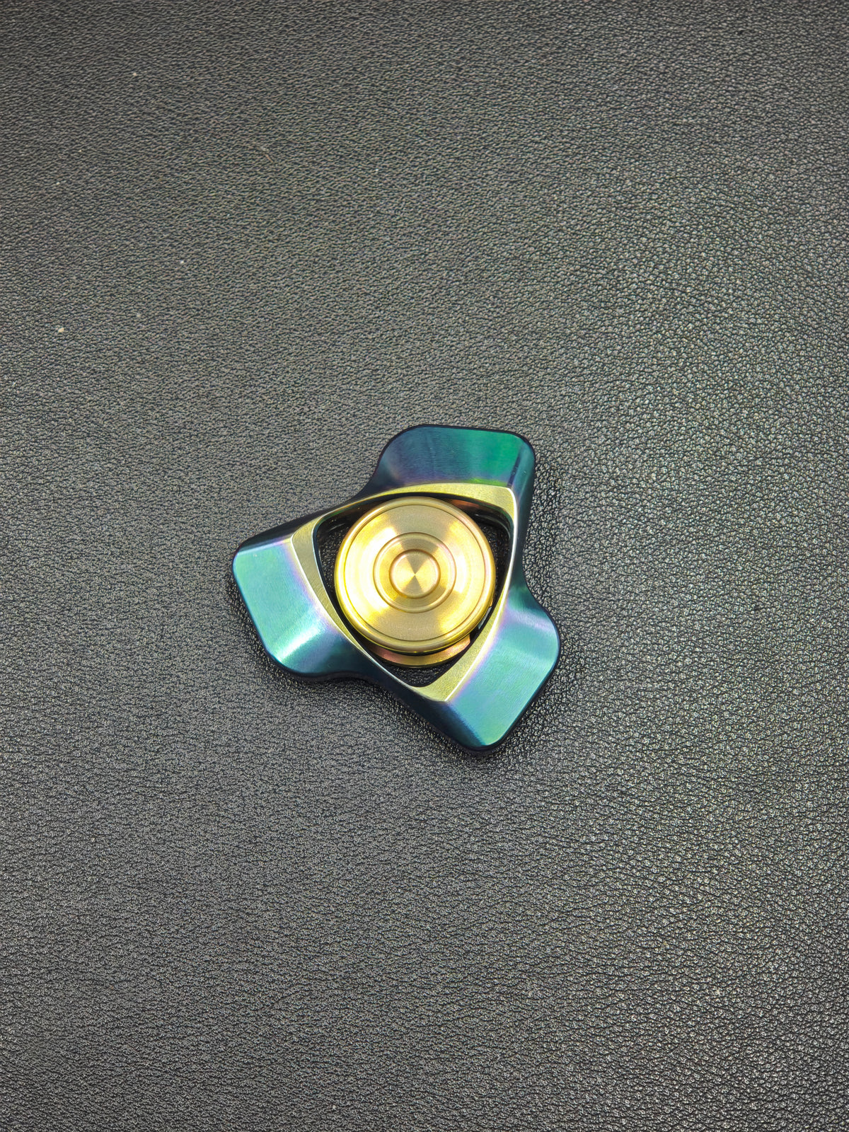 Phantom Dual Leaf Tungsten Color-Anodized