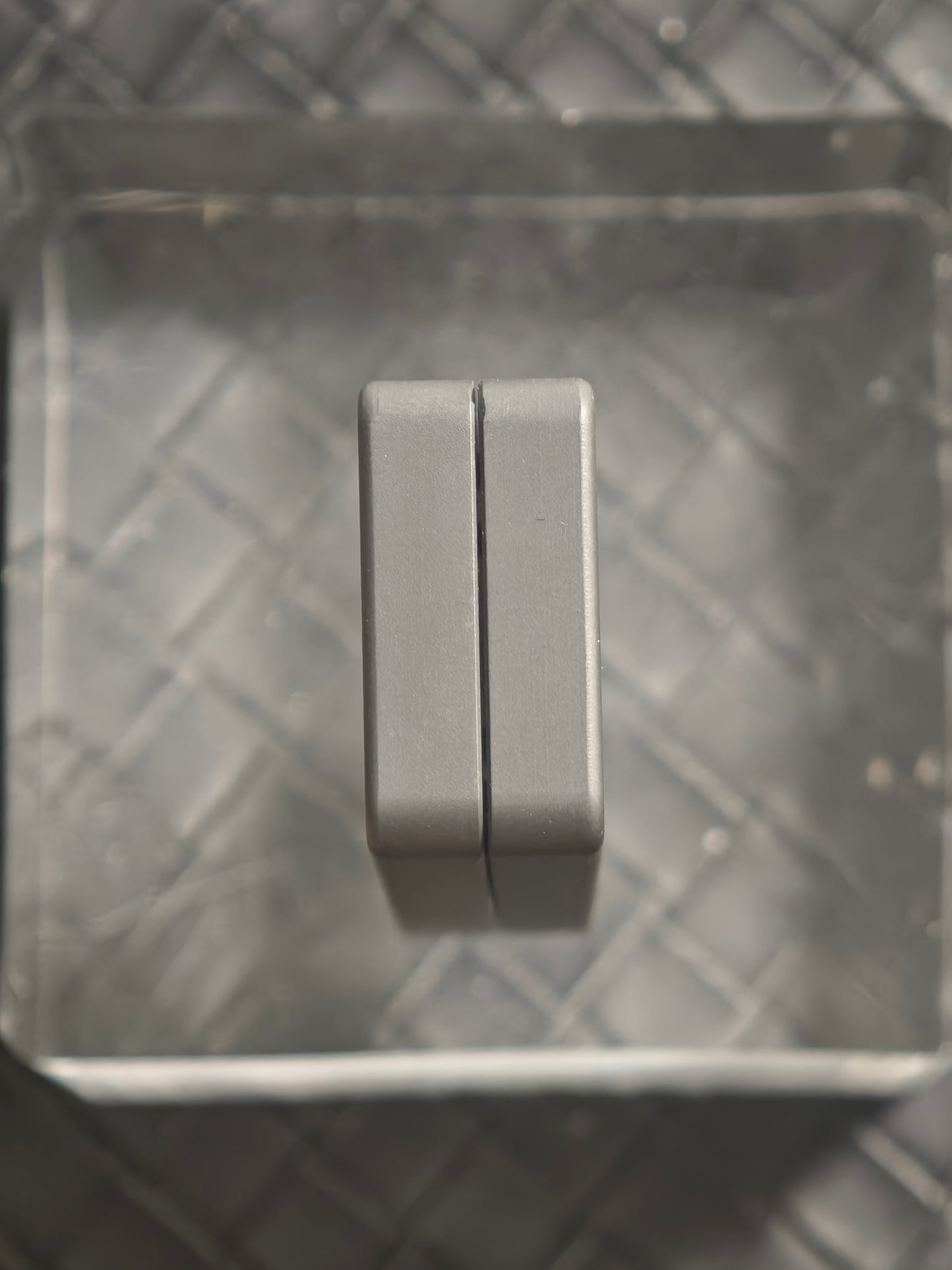 Mute Zirconium