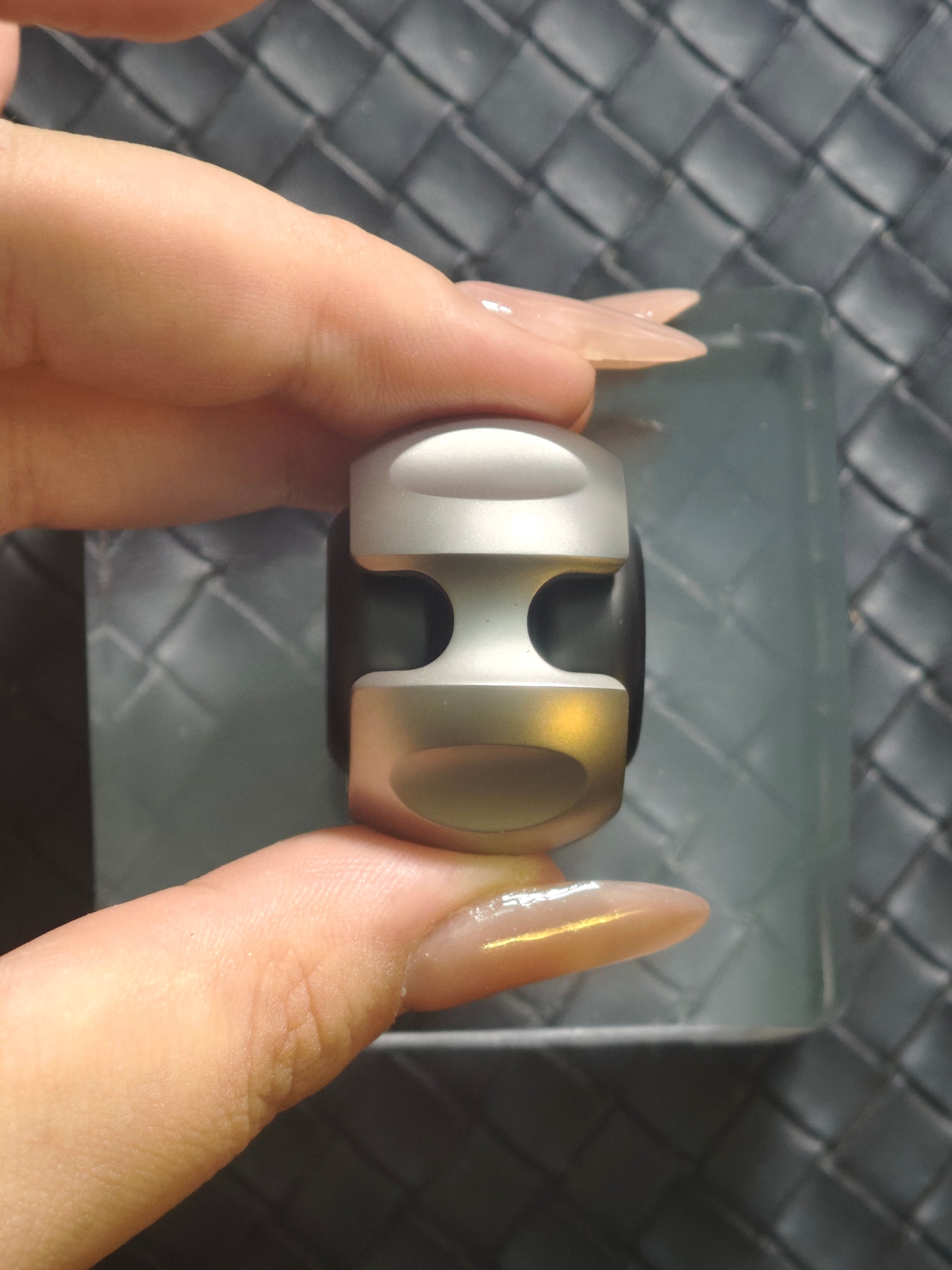 Noiz Stainless Steel