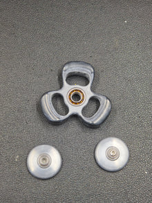 Three-Leaf Horizon Tantalum