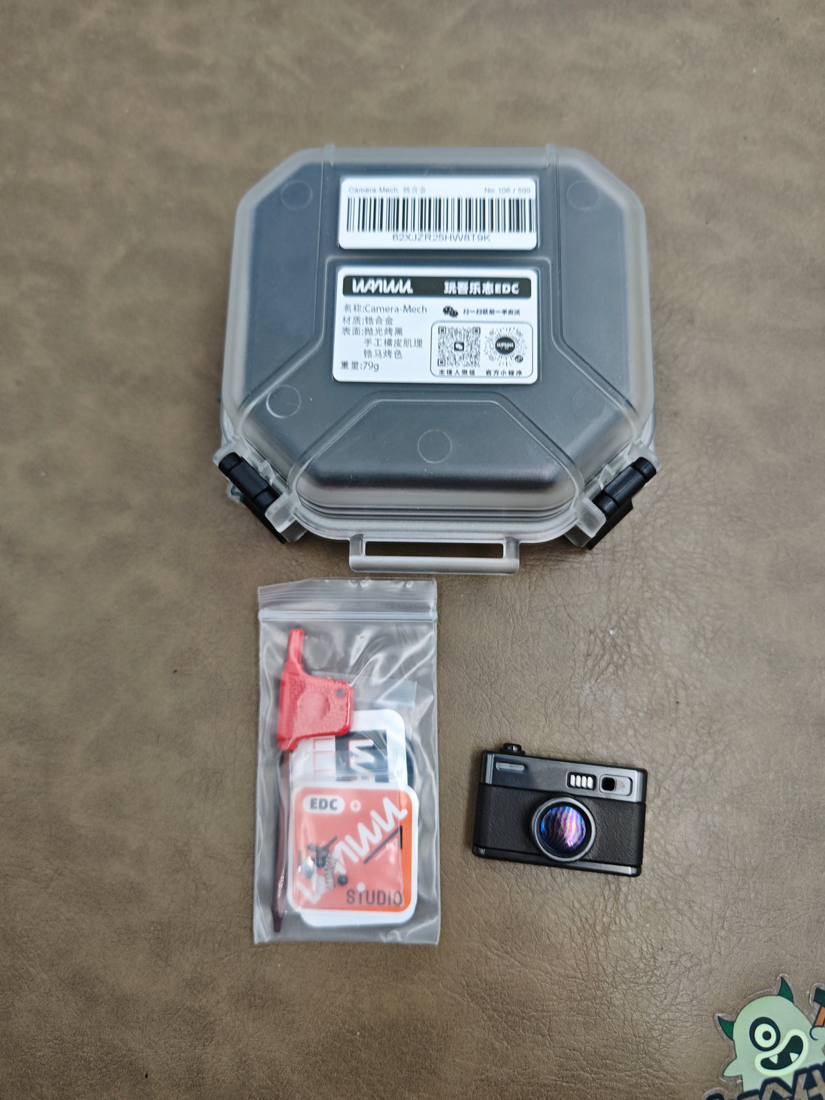 Camera M Zirconium