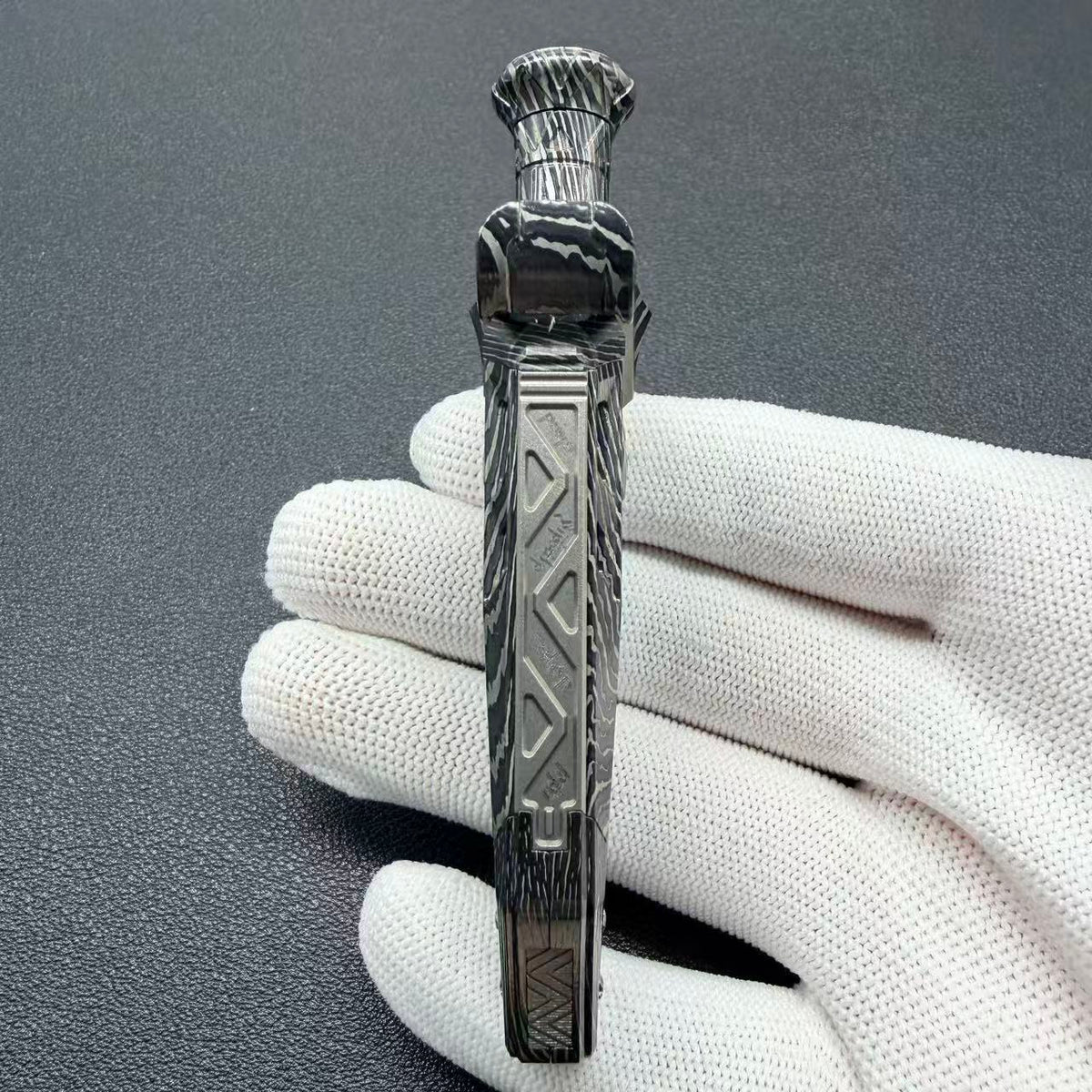 Aroundight Zircuti