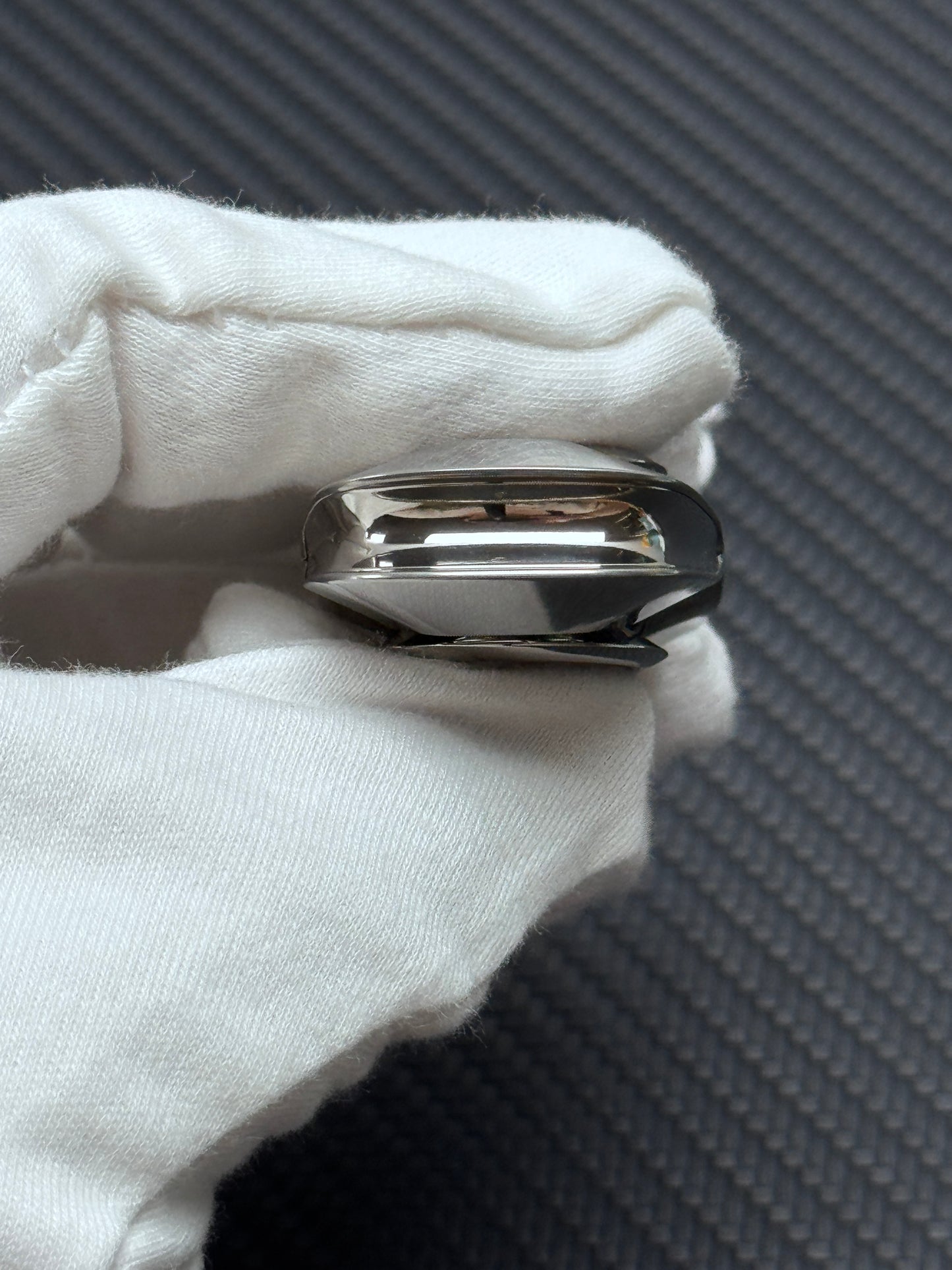 Lentic Titanium