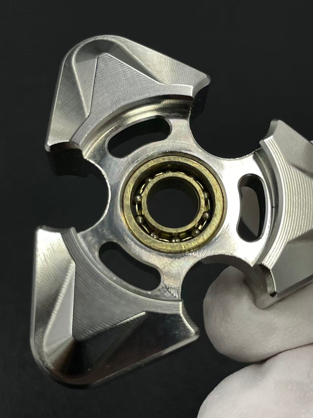 Tri Leaf Vida Stainless Steel