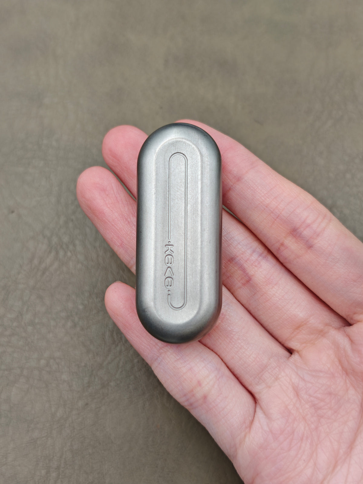 Floating Cloud Titanium