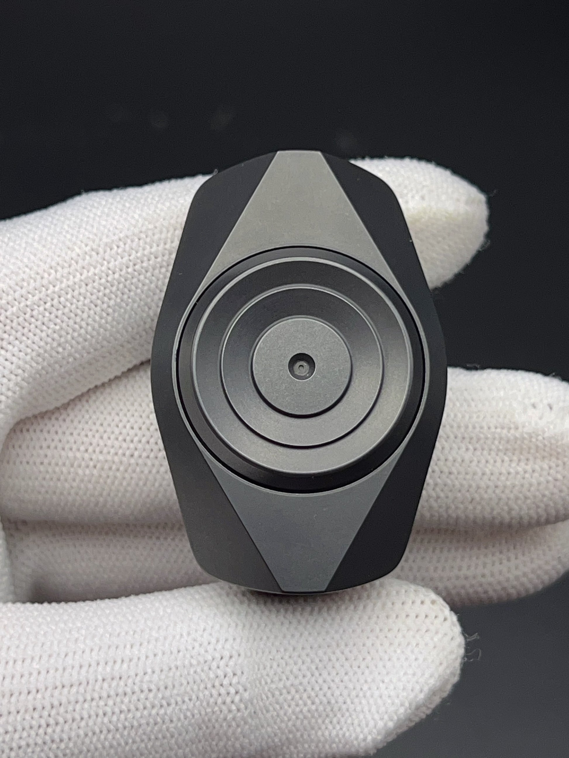 Gravel Zirconium