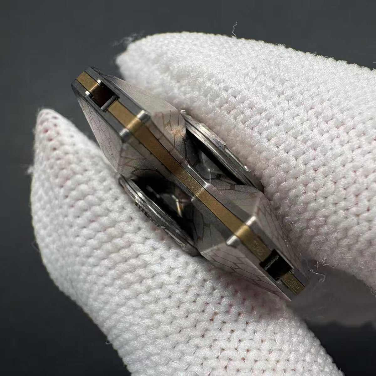Malta Cross Superconductor