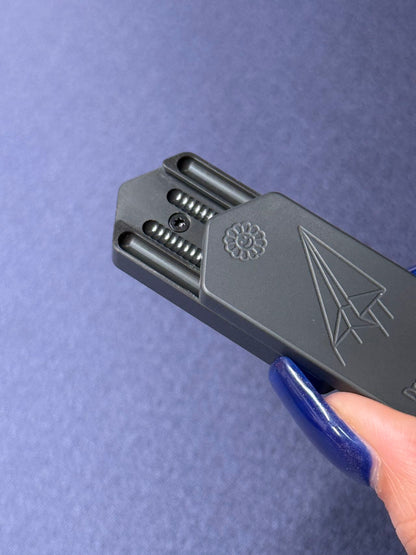 Plane Zirconium
