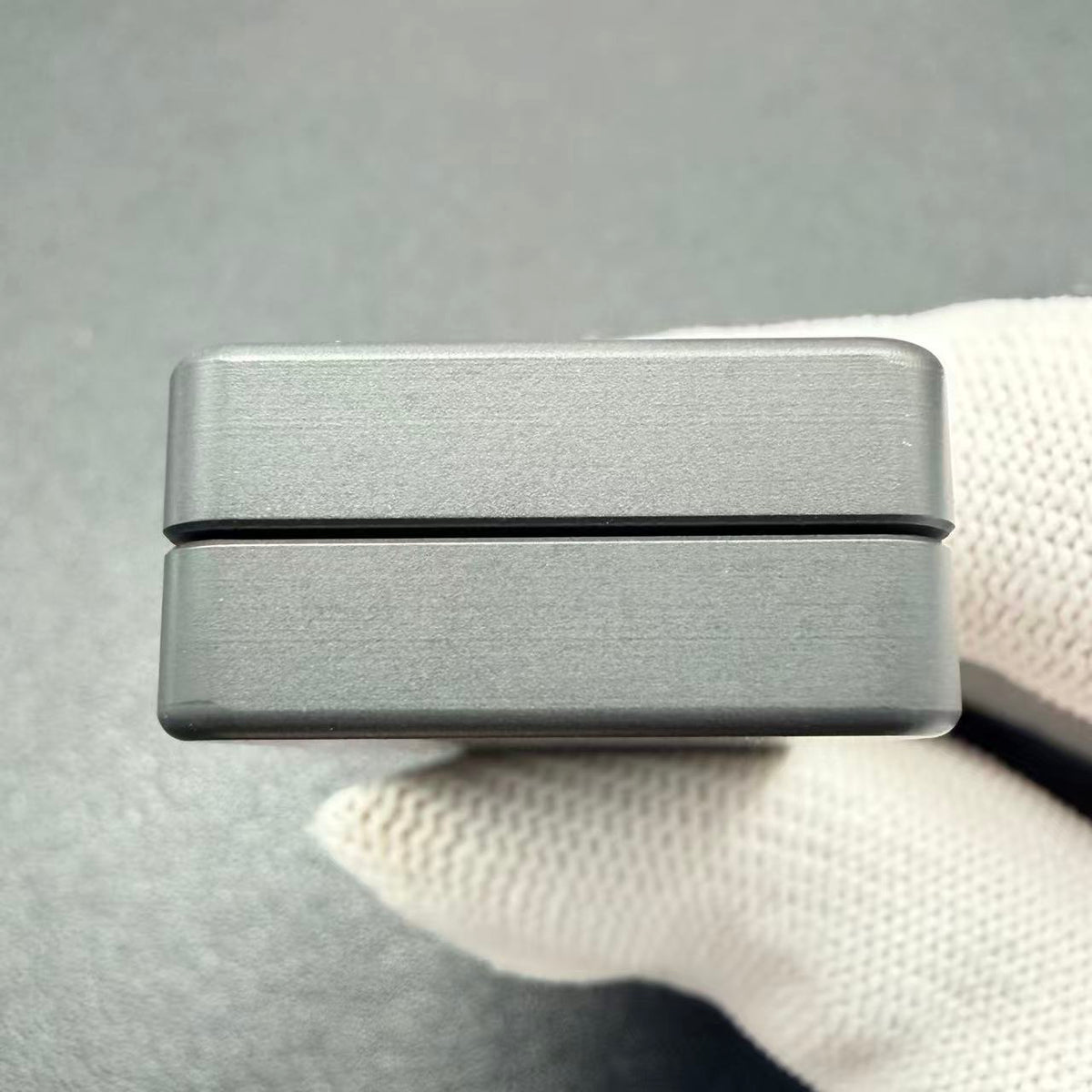 Mute Zirconium