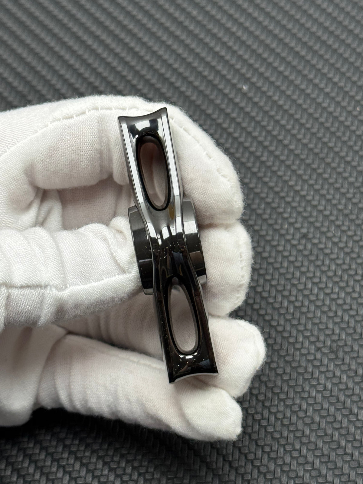 Oumuamua Premium & Buckle Zirconium Polished