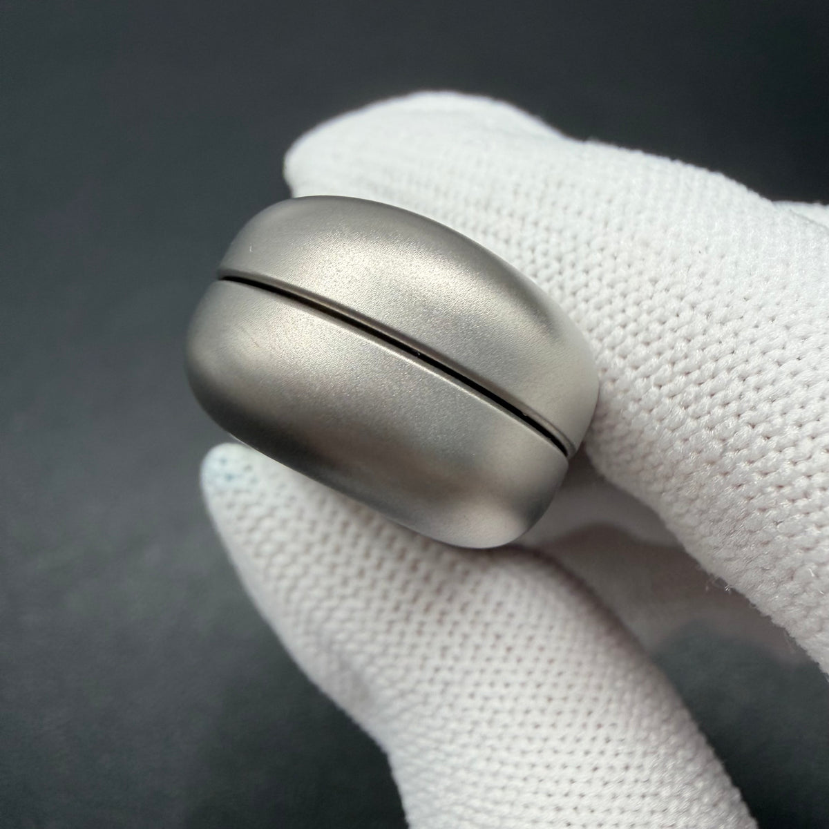Floating Cloud Titanium