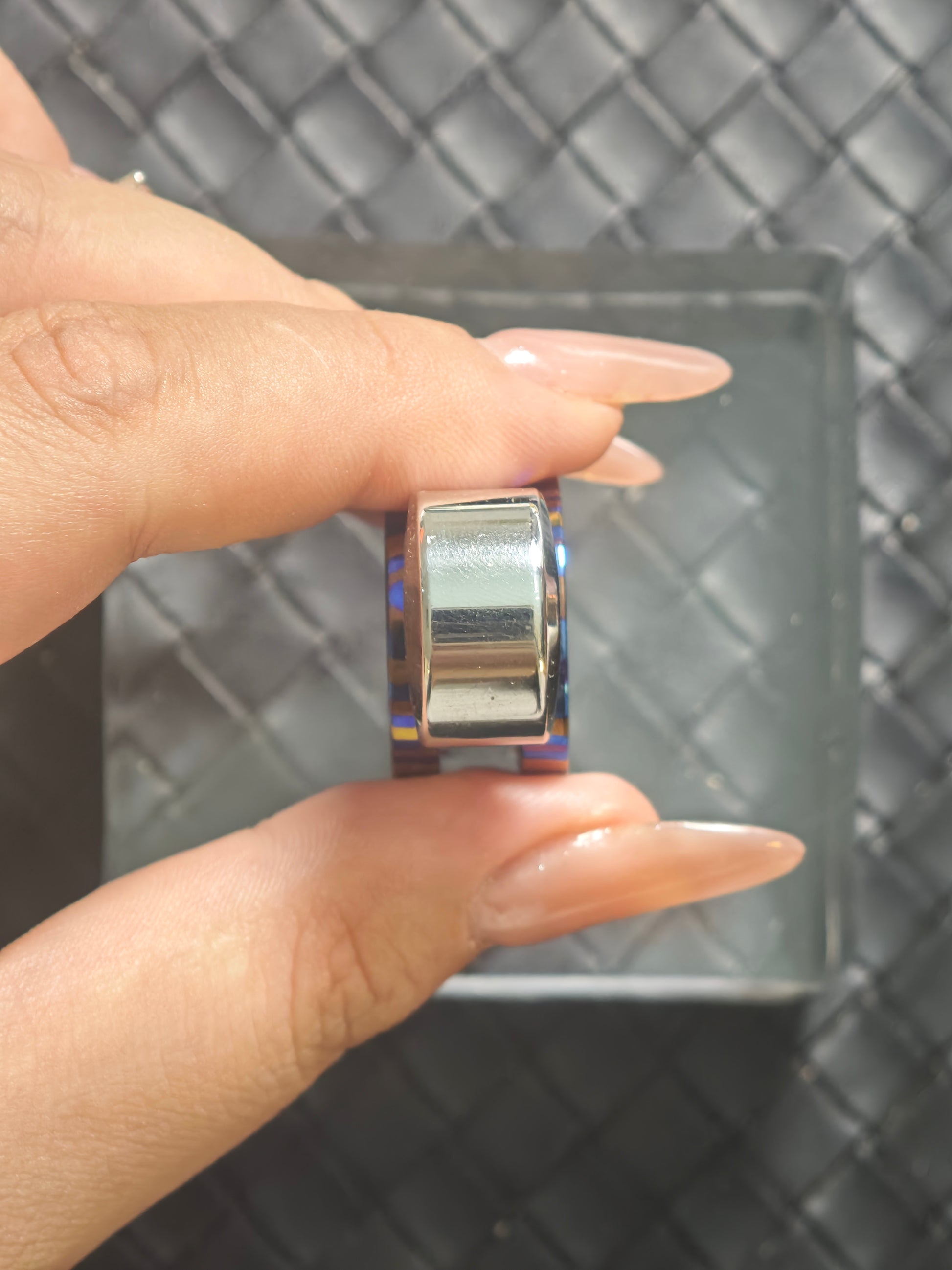 Stacked Mirror Mokuti Stainless Steel