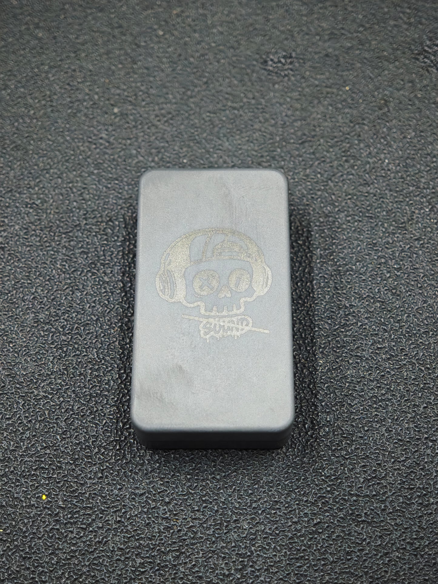 Mute Zirconium