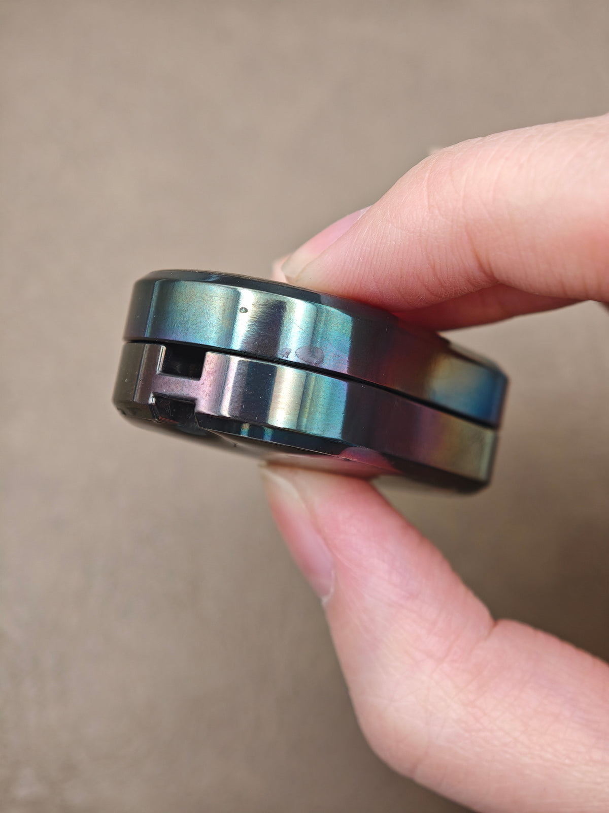 F2 Zirconium Resin-Sealed Oil Slick