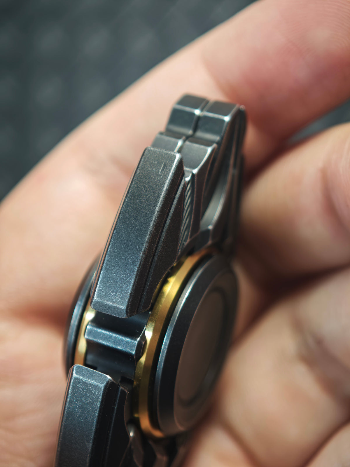 Dark Shell Opening Stainless Steel
