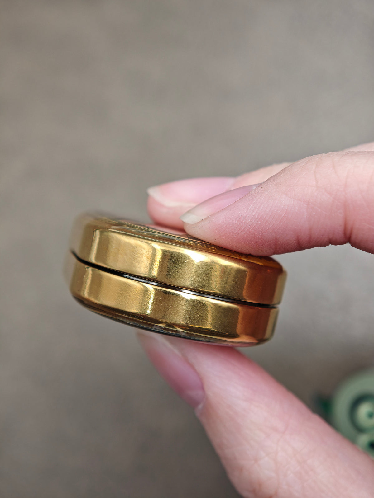 Grumpy Rabbit Rhythm Zirconium Gold Plated Resin-Sealed