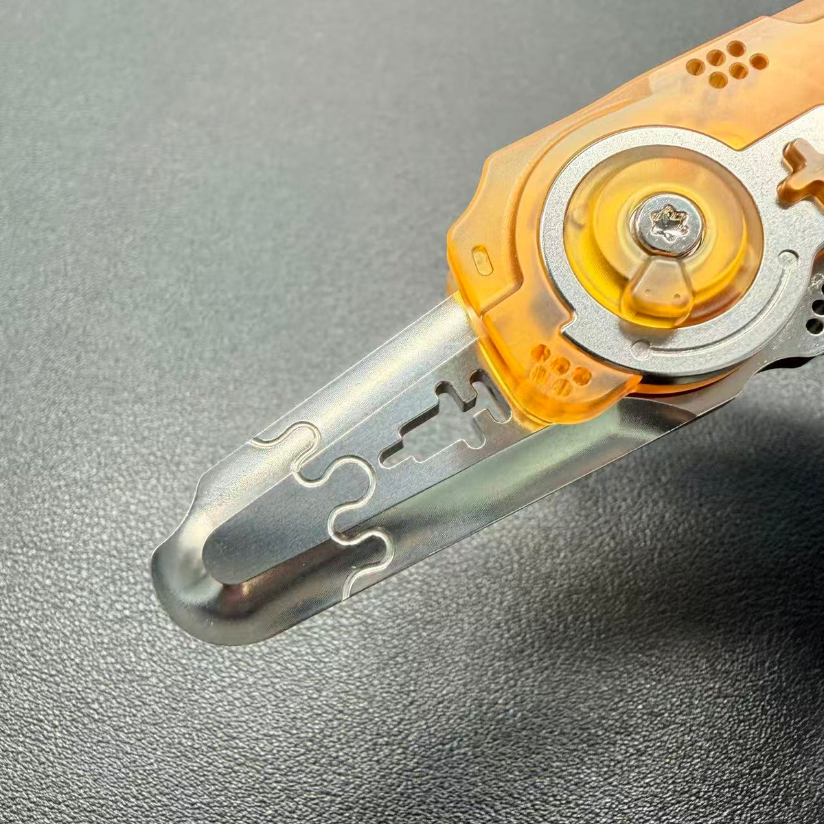 Dimension Slash Pry Bar Titanium