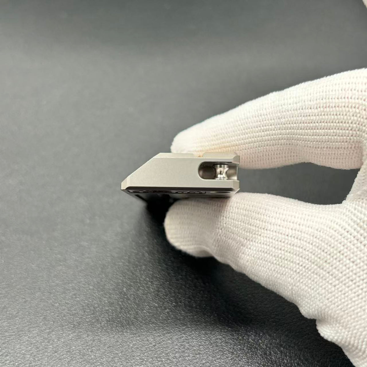 Quirky Ruler Titanium