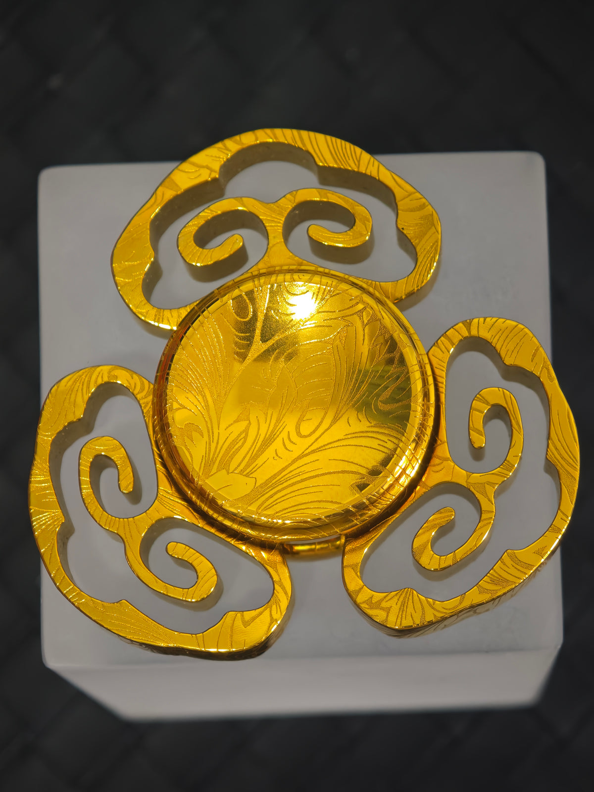Yungong Xunyin Stainless Steel Gold Plated Stonewashed Engraved
