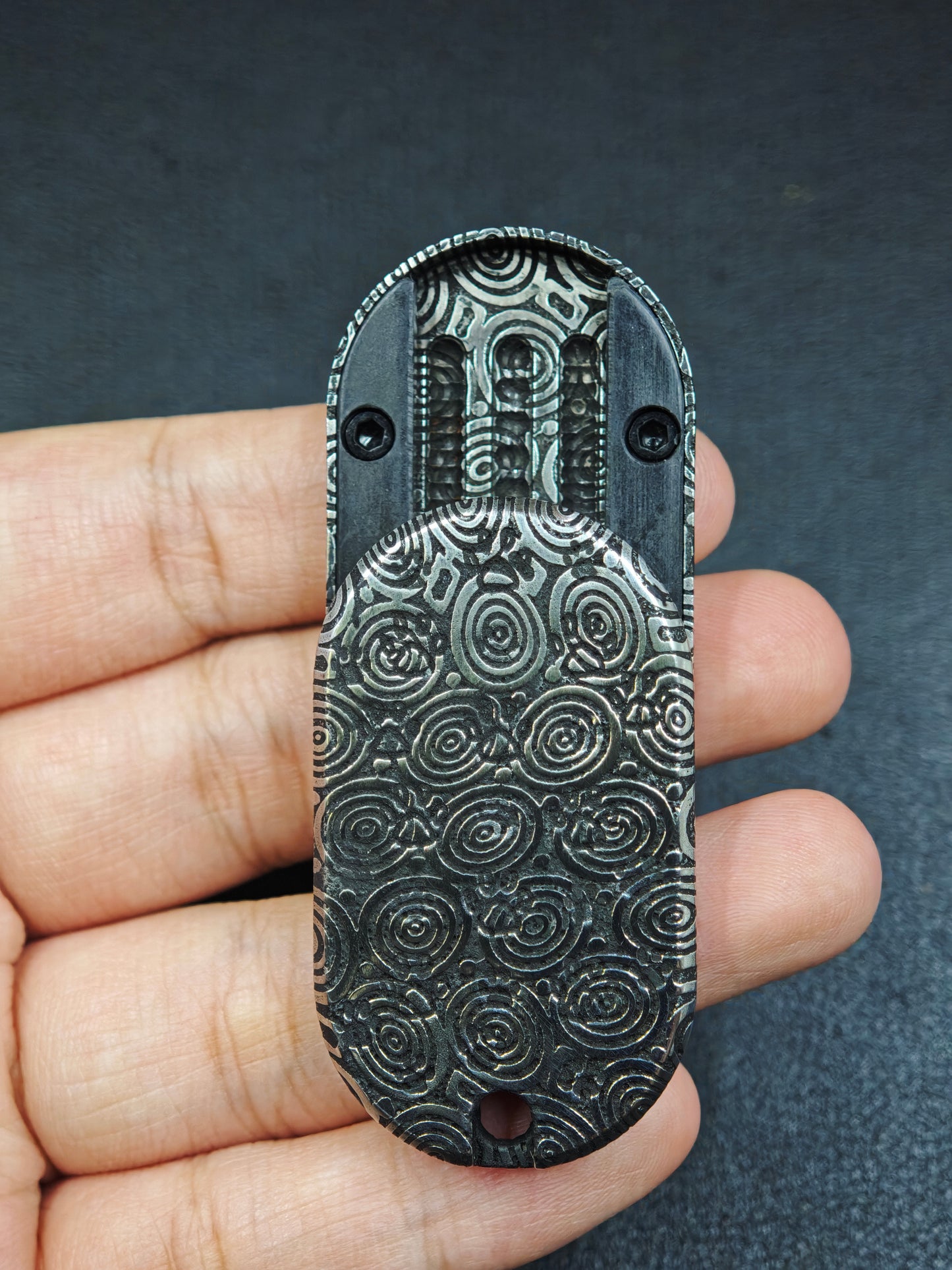 Fanzi F2 Stainless Steel Etched