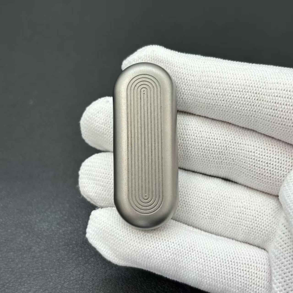 Floating Cloud Titanium
