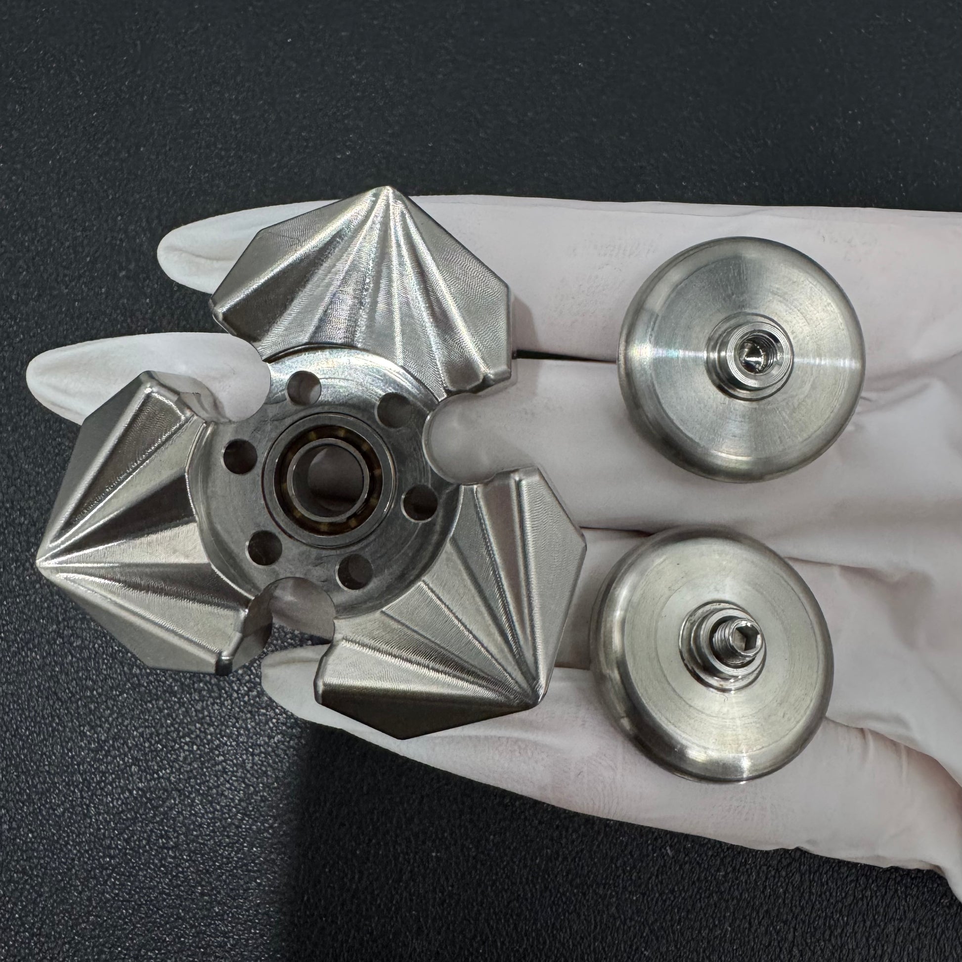 Tri Leaf Crossbone Titanium