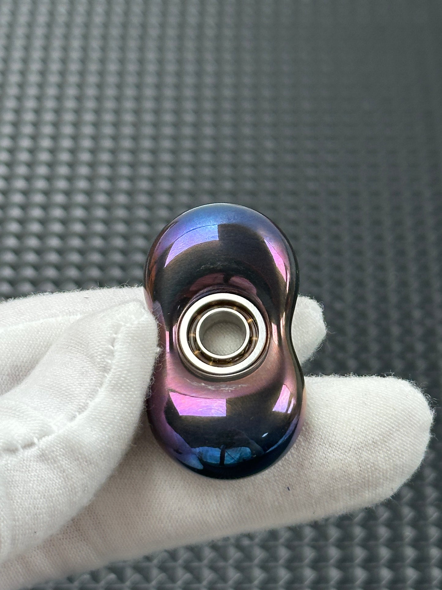 Two-Leaf Cell Zirconium Oil Slick