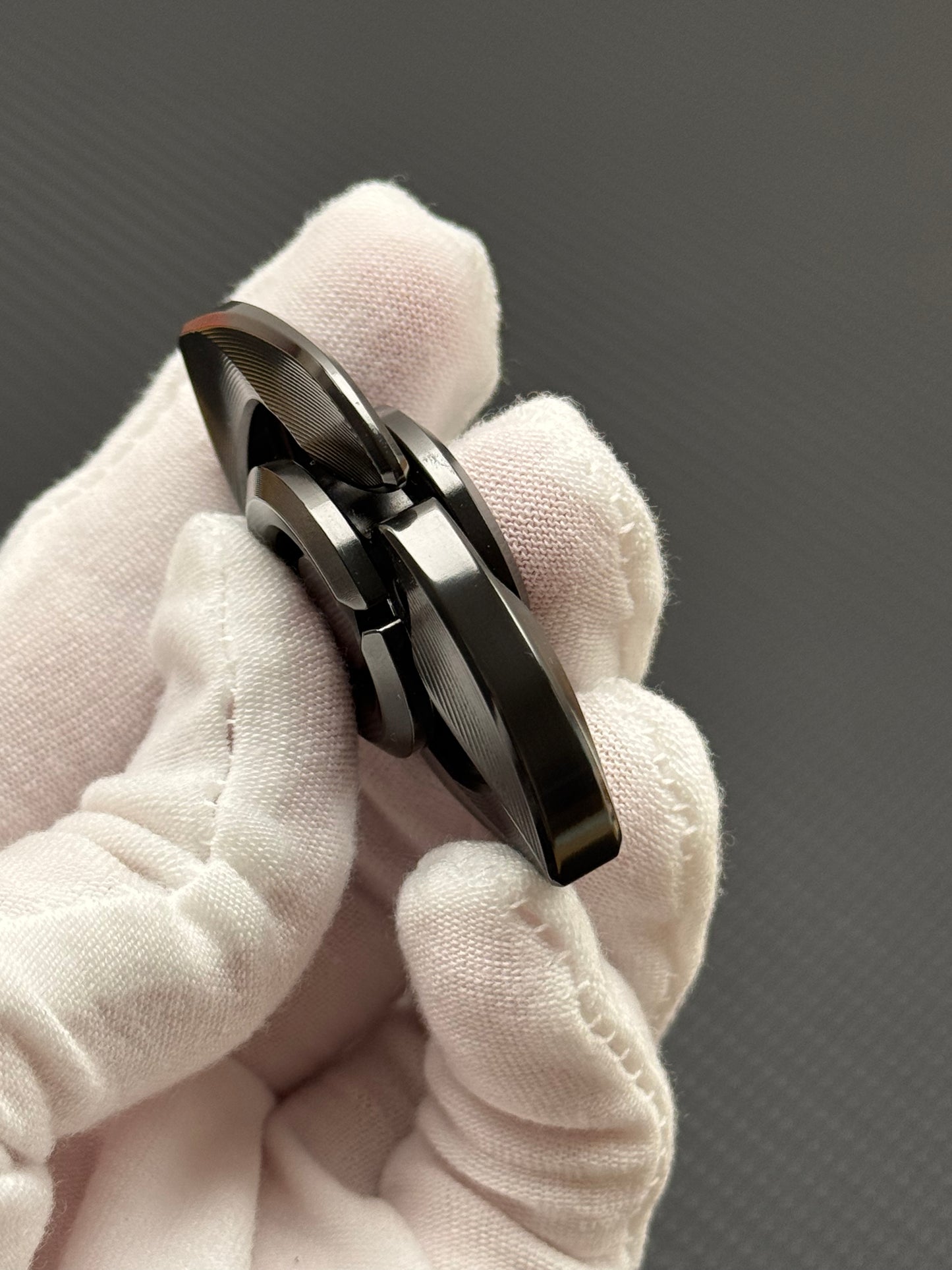 Baby Dolphin Zirconium