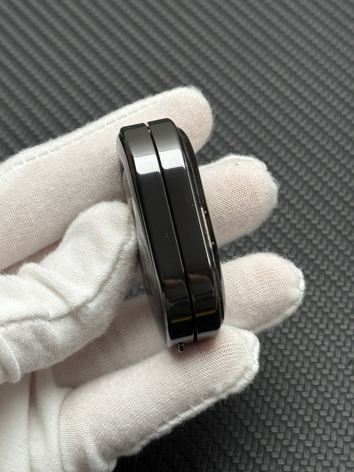 Groove Ultra-Gambit Zirconium Color-Anodized Polished