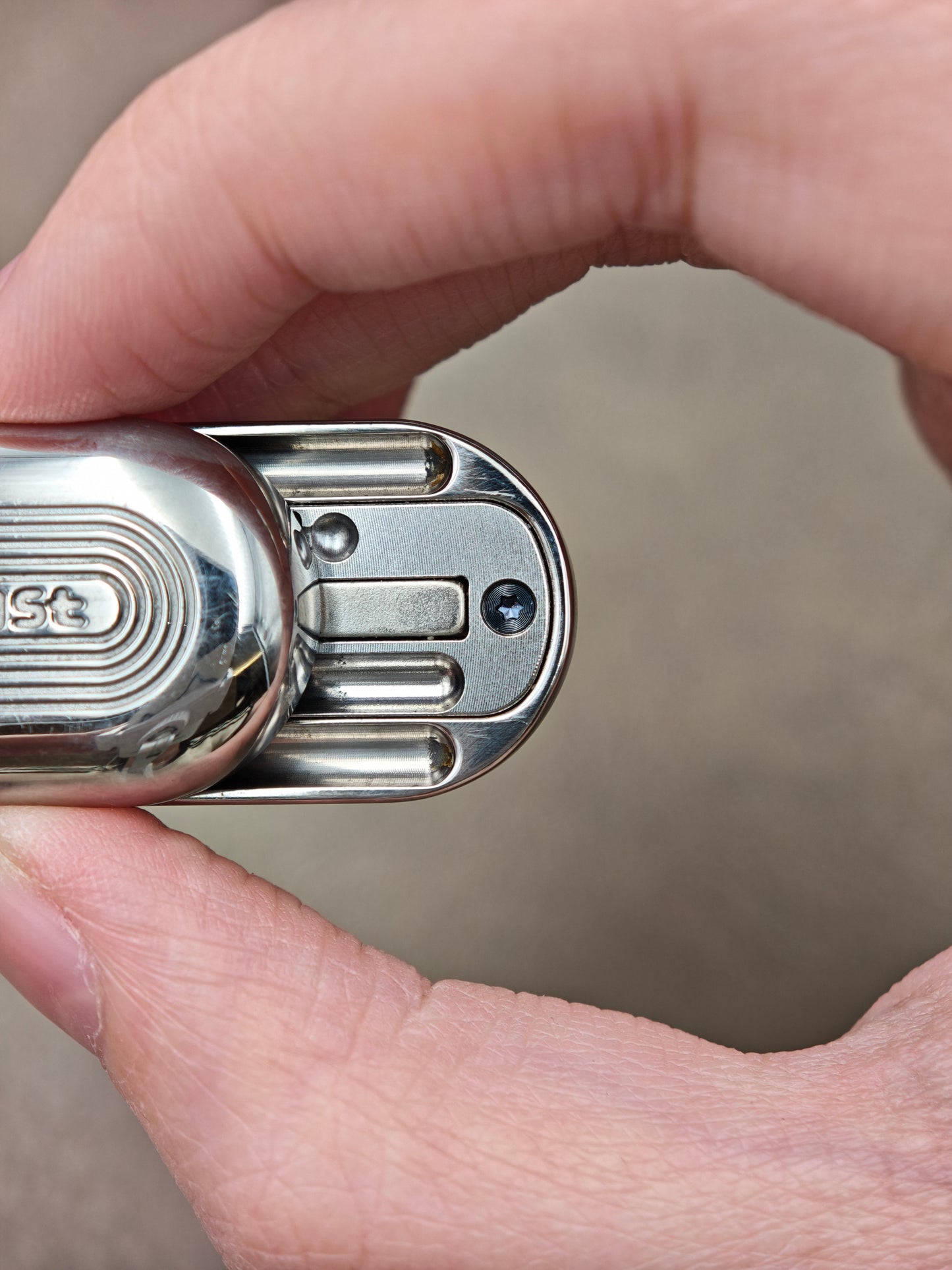 Floating Cloud Titanium Polished