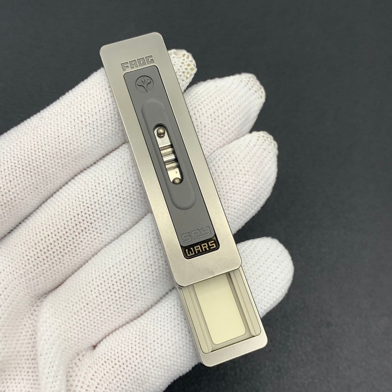 Frog Stainless Steel PEEK