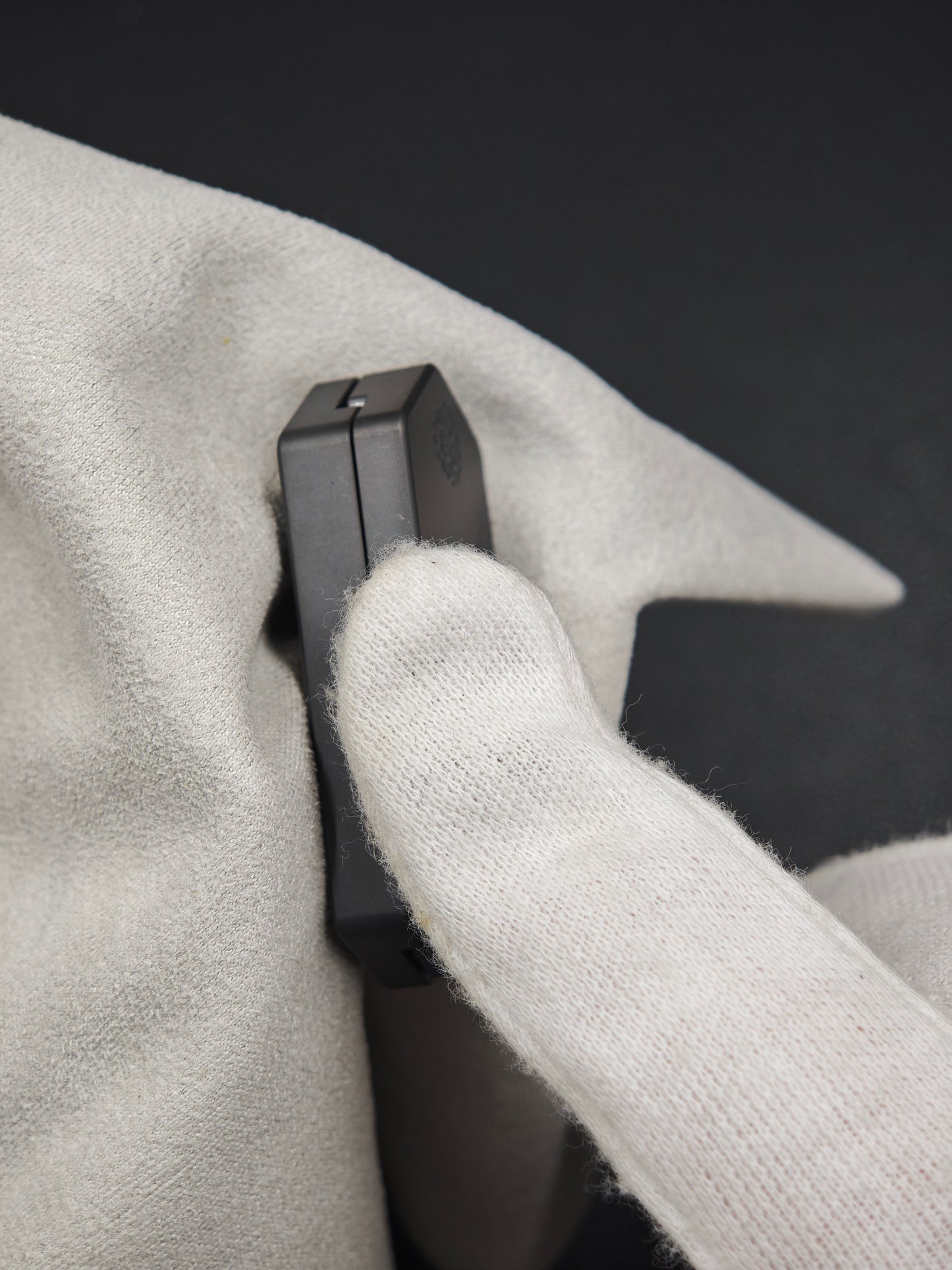 Plane Zirconium